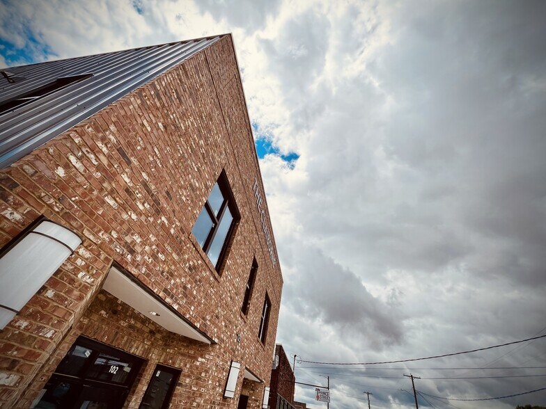 More Photos Of 125-127 E Prince St, Gallatin Storefront Retail Residential For Lease