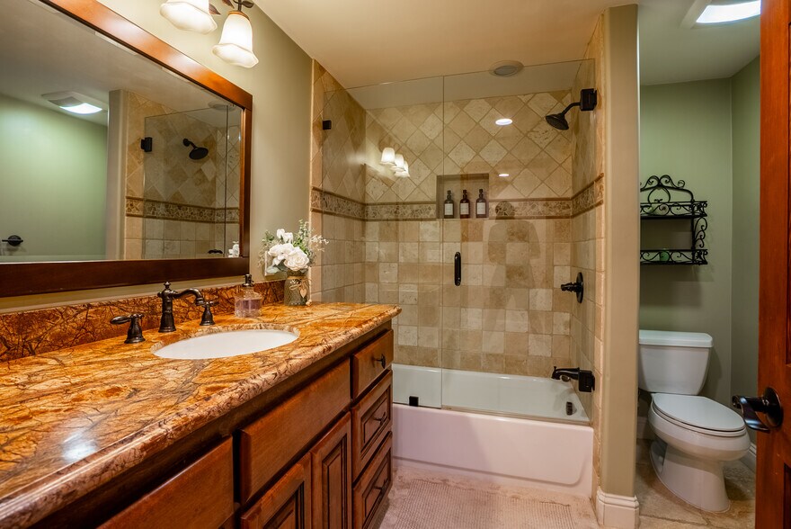 More Photos Of 10845 Meads, Orange Specialty For Sale