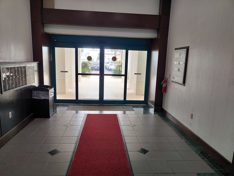 More Photos Of 501 N Grandview Ave, Daytona Beach Medical For Lease