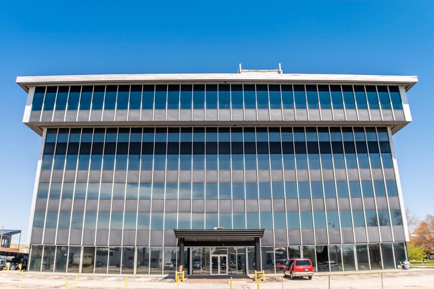 More Photos Of 511 Fort St, Port Huron Office Residential For Sale