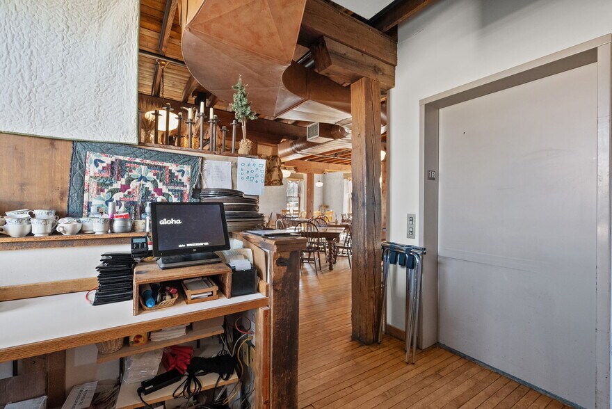 More Photos Of 114 Cramer St, Mazomanie Flex For Sale
