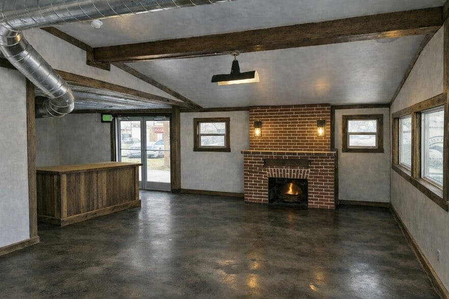 More Photos Of 10 Natelle Ave, Brooksville General Retail For Lease