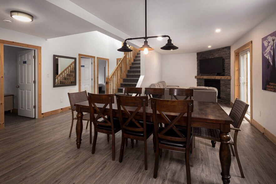 More Photos Of 210 Arlberg Cres, Blue Mountains Specialty For Sale