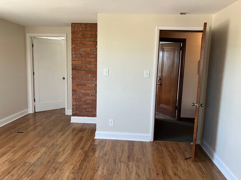 More Photos Of 11565 Perry Hwy, Wexford Storefront Retail Office For Lease