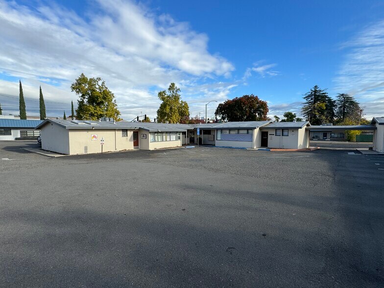 More Photos Of 1300 Court St, Redding Office For Lease