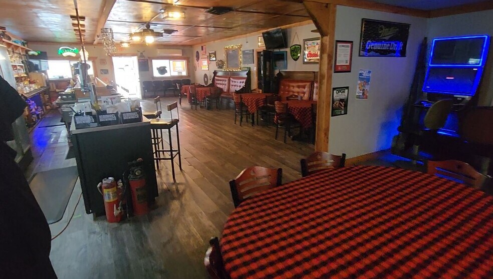More Photos Of 10786 Highway 126, Mapleton General Retail For Sale