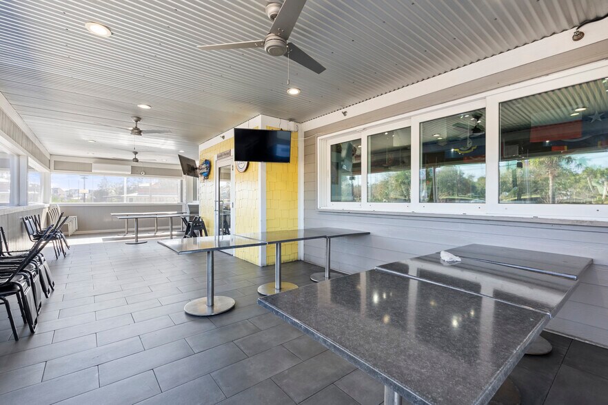 More Photos Of 10031 Hutchison Blvd, Panama City Beach Restaurant For Sale