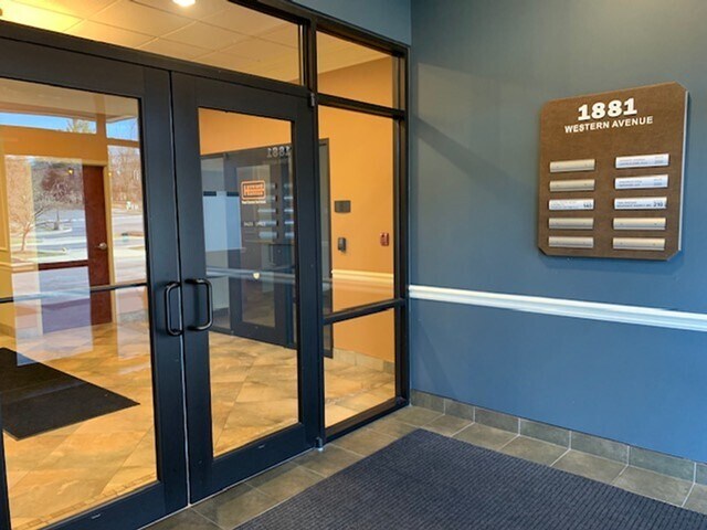 More Photos Of 1881 Western Ave, Albany Medical For Lease