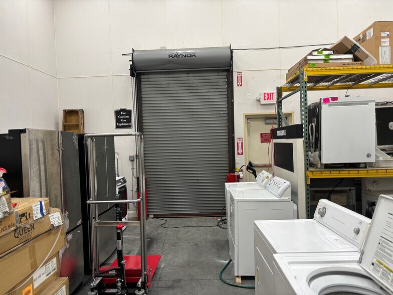 More Photos Of 4415 Corunna Rd, Flint Freestanding For Sale