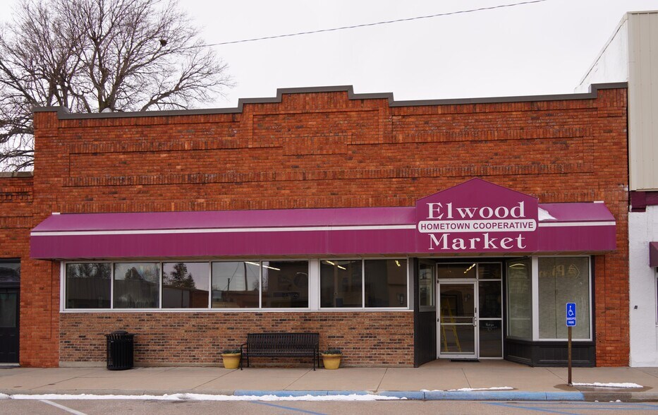 Primary Photo Of 304 Smith Ave, Elwood General Retail For Sale