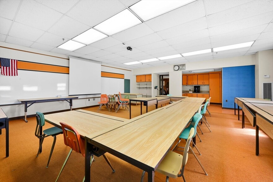 More Photos Of 2389 Main St, Northampton Office For Sale