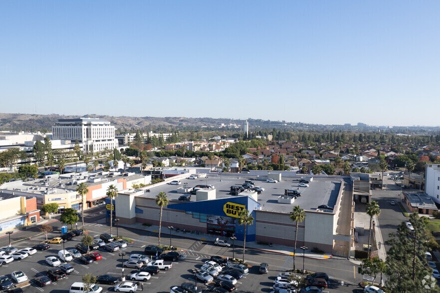 More Photos Of 3851 Overland Ave, Culver City Unknown For Lease