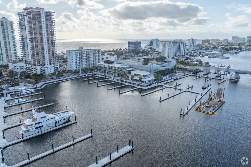 More Photos Of 151 Las Olas Cir, Fort Lauderdale Freestanding For Lease