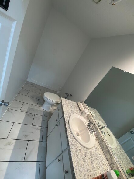 More Photos Of 2103 US-190 Hwy, Hammond Showroom For Sale