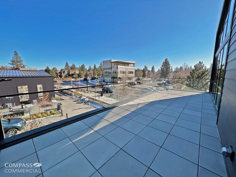 More Photos Of 2838 NW Crossing Dr, Bend Office For Lease