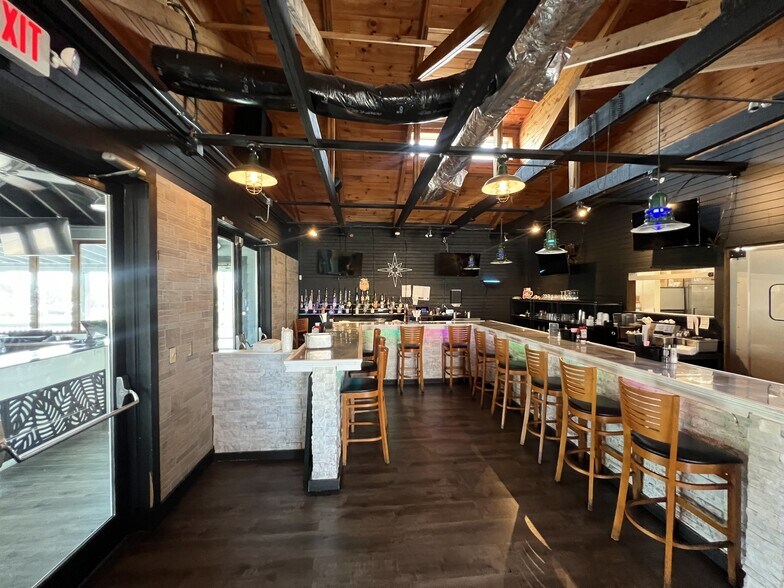 More Photos Of 2343 E Sharon Rd, Cincinnati Restaurant For Sale