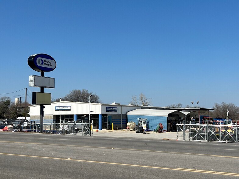 More Photos Of 1910 W Pecan St, Pflugerville Service For Sale