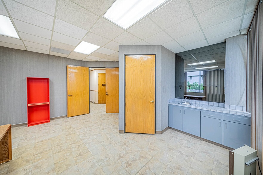 More Photos Of 980 Atlantic Ave, Long Beach Medical For Sale