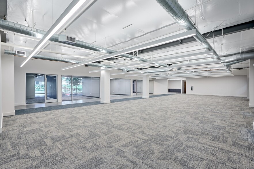 More Photos Of 29125 Avenue Paine, Valencia Warehouse For Lease