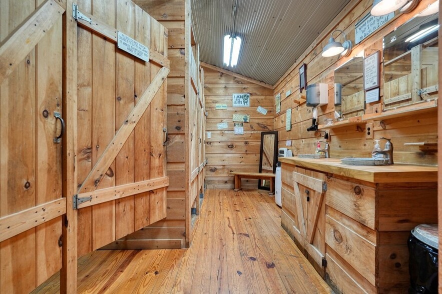 More Photos Of 400 Mulberry Gap Rd, Ellijay Hospitality For Sale