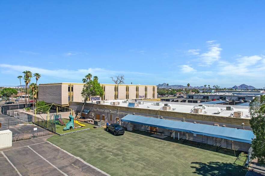 More Photos Of 3001 W Indian School Rd, Phoenix Office For Sale