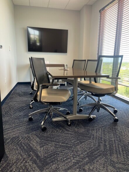 More Photos Of 6905 N Wickham Rd, Melbourne Office For Lease