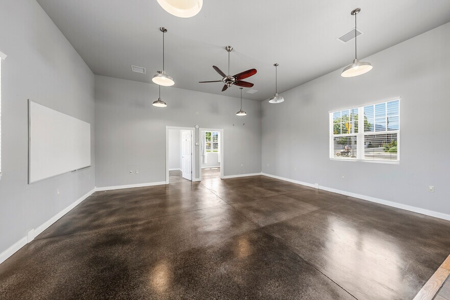 More Photos Of 143 S Main St, Phoenix Office For Sale