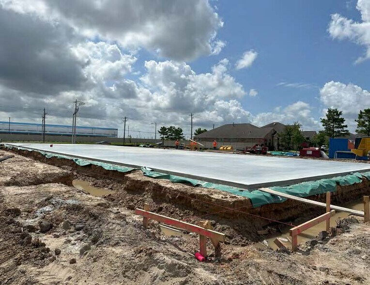 More Photos Of League City Parkway @ Tuscan Lakes Blvd, League City Unknown For Lease