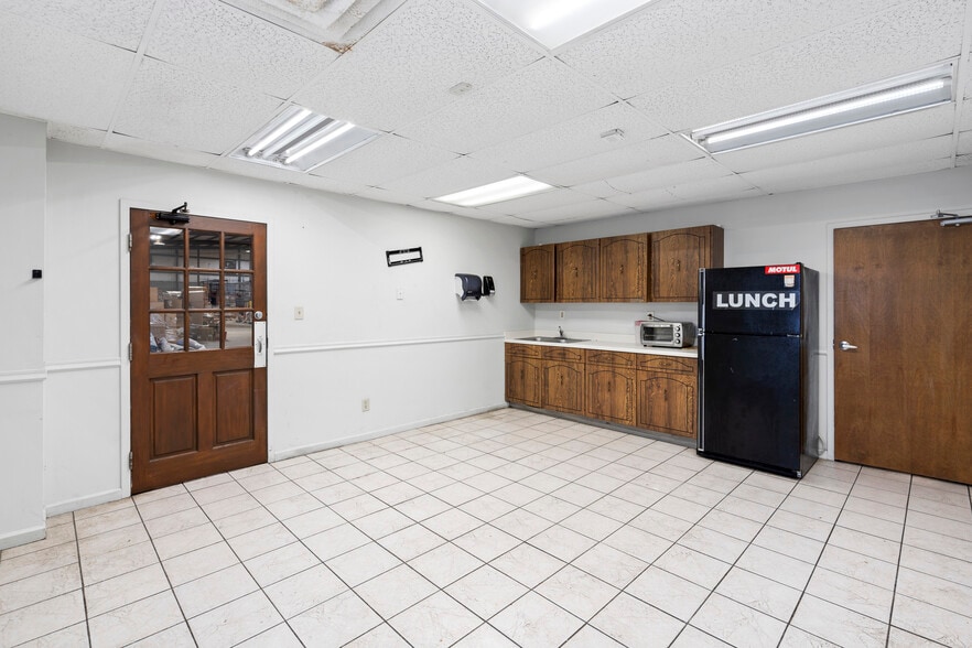 More Photos Of 6130 Preservation Dr, Chattanooga Light Distribution For Sale