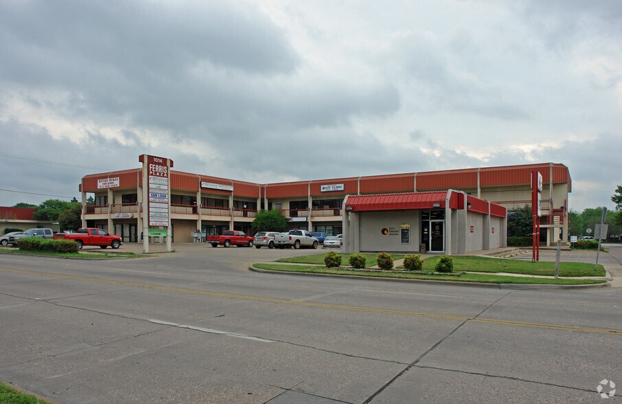 More Photos Of 1014 Ferris Ave, Waxahachie Freestanding For Lease