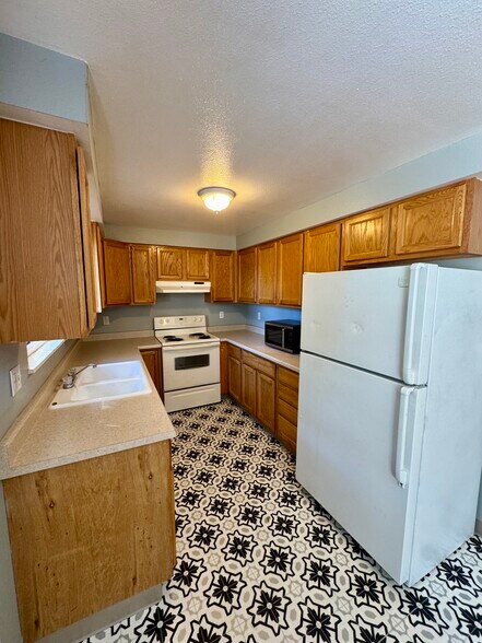 More Photos Of 1022 S Arbutus St, Lakewood Multifamily For Sale