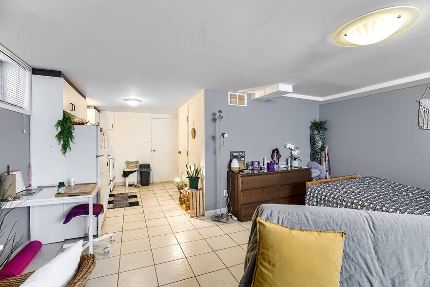 More Photos Of 4 Oriole Gdns, Toronto Apartments For Sale