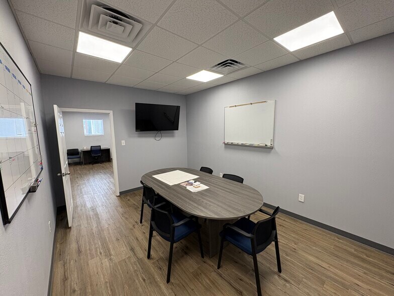 More Photos Of 21287 Foster Rd, Spring Warehouse For Lease