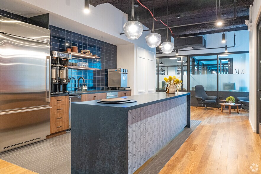 More Photos Of 666 Third Ave, New York Coworking Space