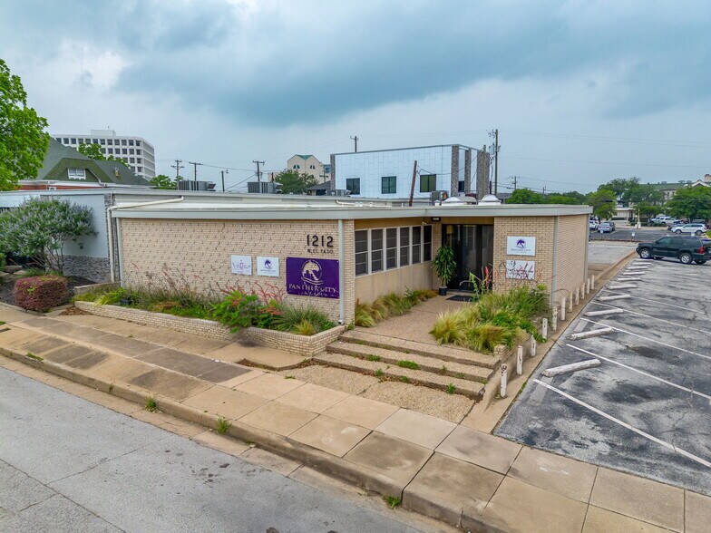 More Photos Of 1212 W El Paso St, Fort Worth Loft Creative Space For Sale