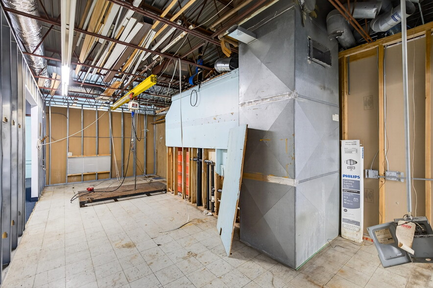 More Photos Of 4127-4141 Mayfield Rd, South Euclid Office For Sale