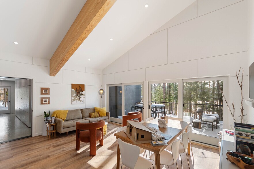 More Photos Of 7103 Lake View Rdg, Lake Ann Hospitality For Sale