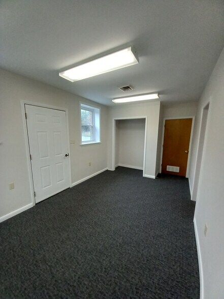 More Photos Of 642 W Main St, Radford Loft Creative Space For Lease