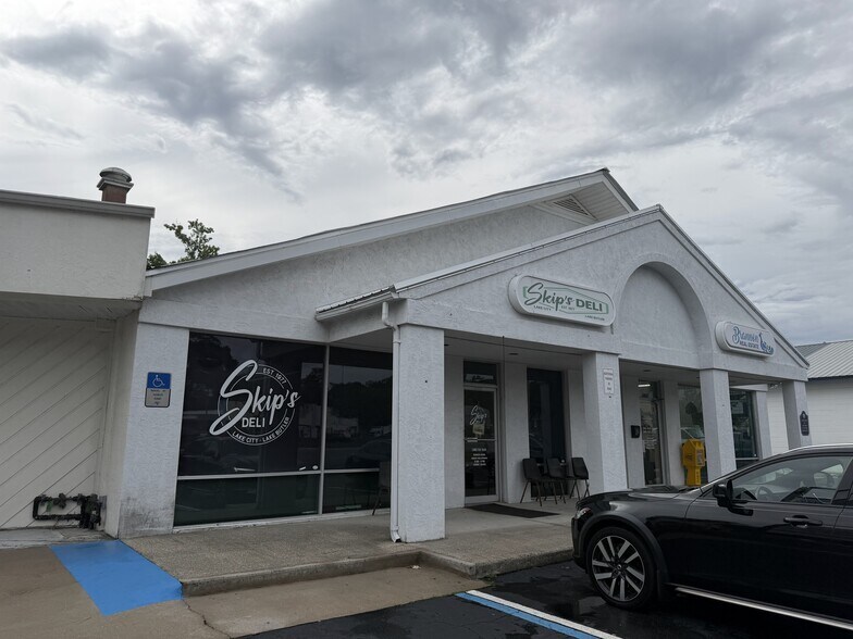 More Photos Of 1468 SW Main Blvd, Lake City Freestanding For Sale