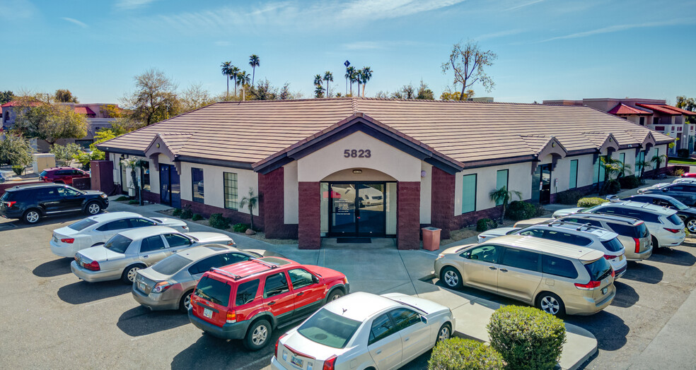 Primary Photo Of 5823 W Eugie Ave, Glendale Medical For Sale