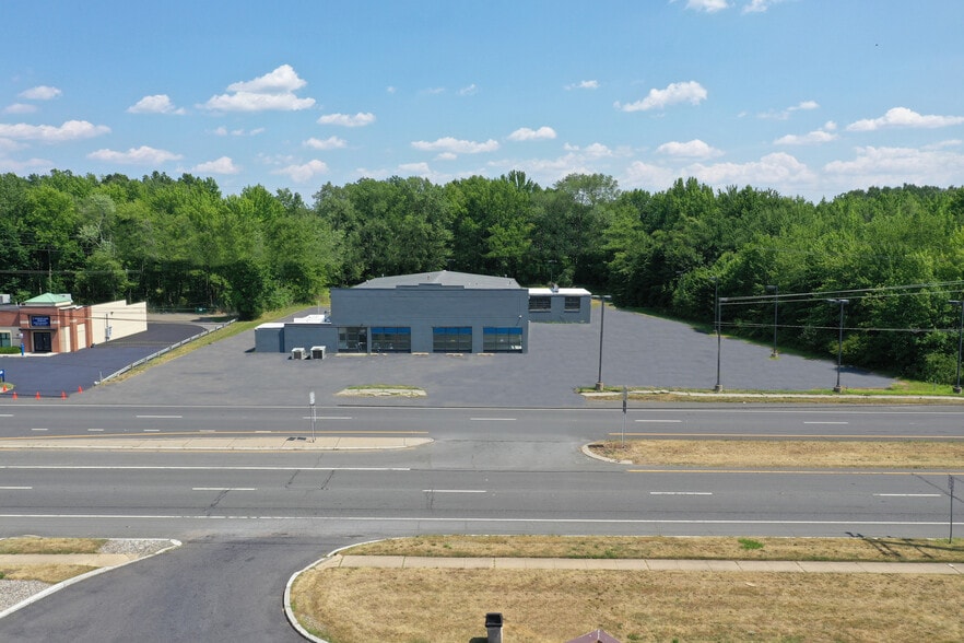 More Photos Of 449 Route 130, East Windsor Auto Dealership For Lease