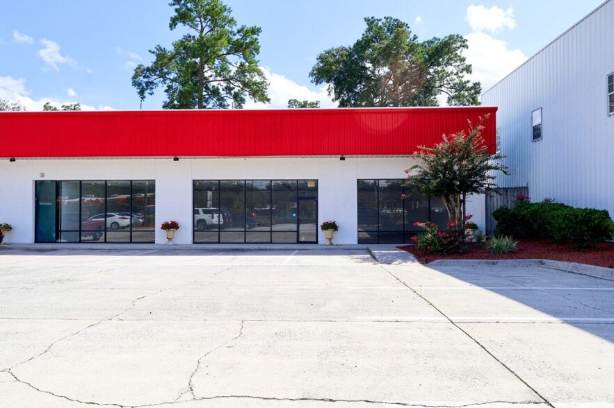 More Photos Of 111 W Derenne Ave, Savannah Freestanding For Lease