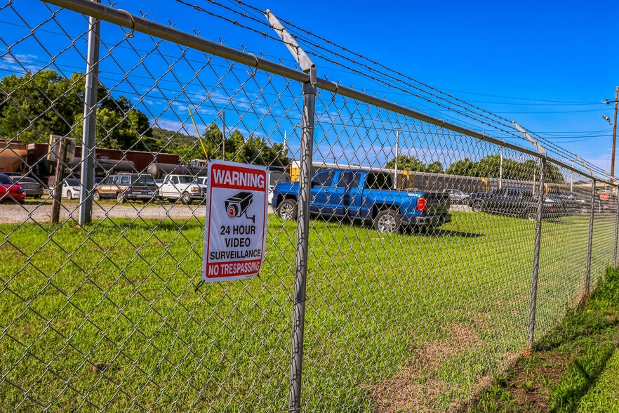 More Photos Of 52 & 54 Awtrey St, Manchester Self Storage For Sale