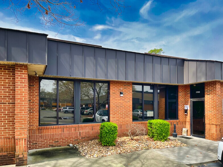 More Photos Of 11835 Canon Blvd, Newport News Office For Lease