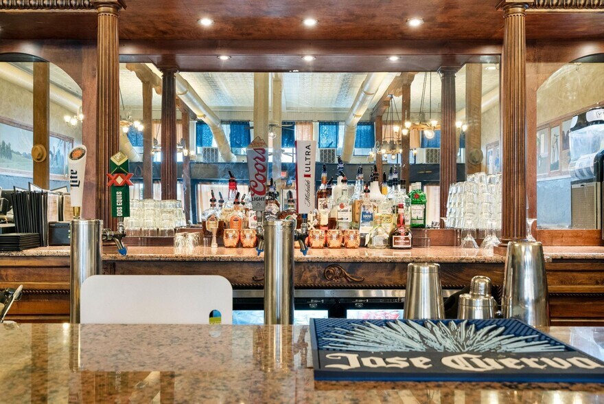 More Photos Of 100 N Texas St, De Leon Storefront Retail Office For Sale