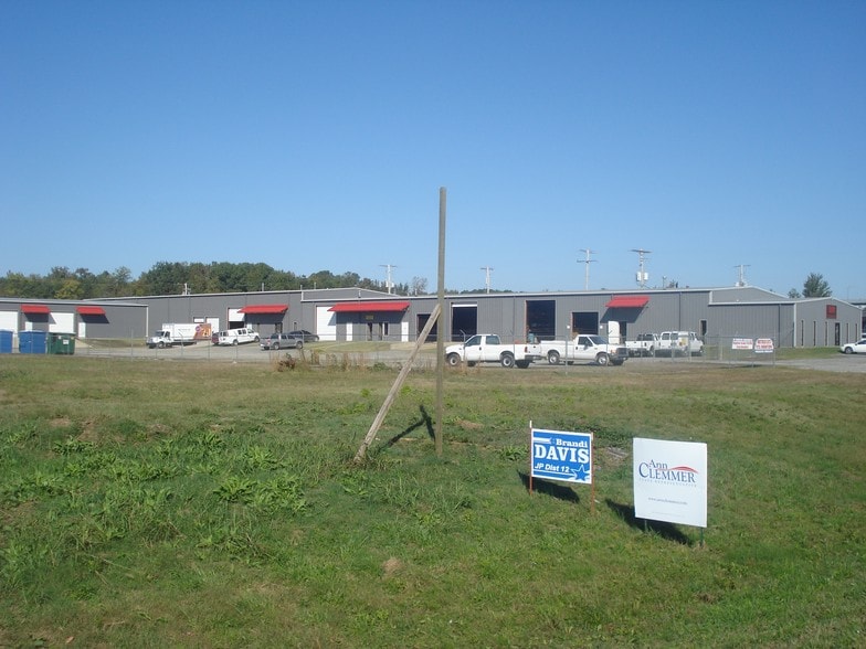 More Photos Of 16220 Alexander Rd, Alexander Warehouse For Lease