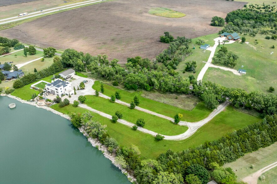 More Photos Of 4122 186th Blvd, Russell Specialty For Sale