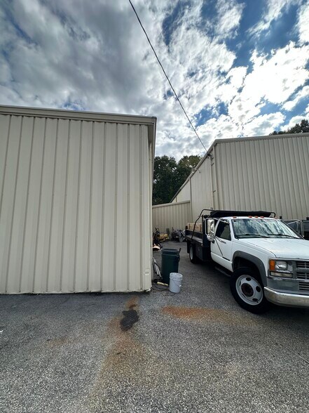 More Photos Of 875 Park St, Christiansburg Warehouse For Sale
