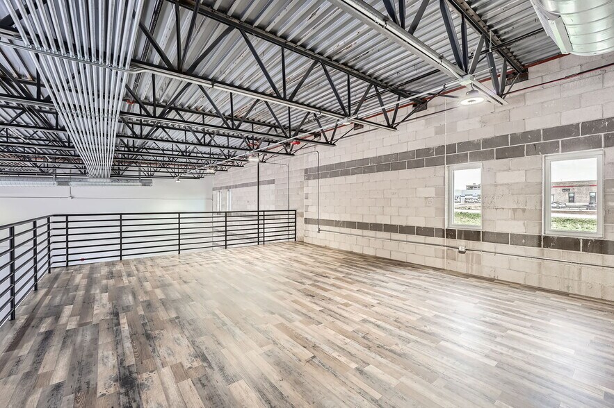 More Photos Of 10262 Dransfeldt Rd, Parker Flex For Sale