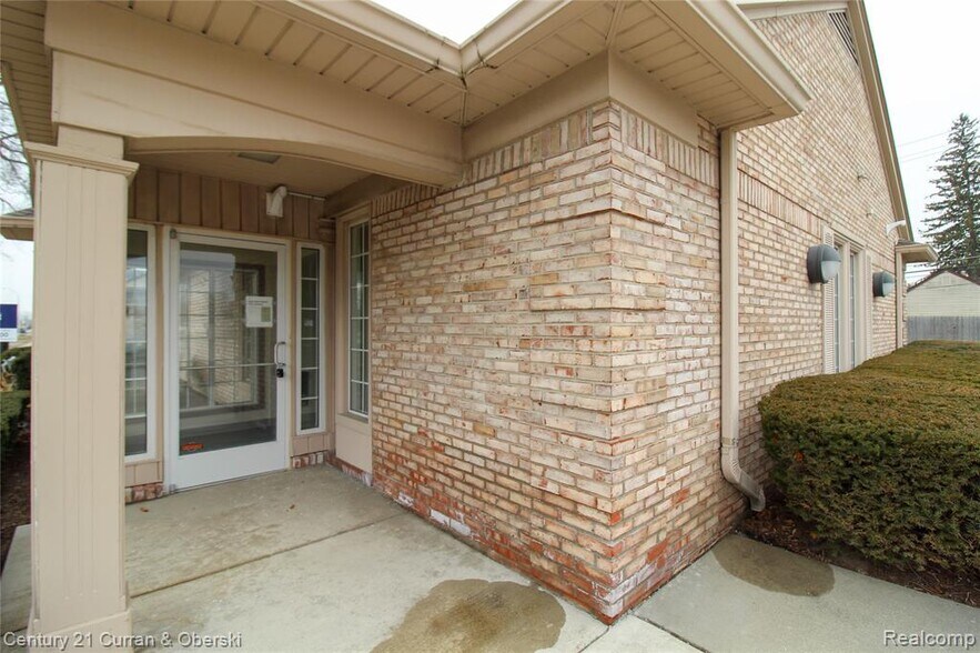 More Photos Of 29049 Joy Rd, Westland Bank For Lease
